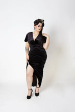 Load image into Gallery viewer, Veronica Velvet Black