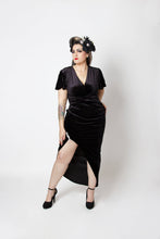 Load image into Gallery viewer, Veronica Velvet Black