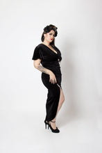 Load image into Gallery viewer, Veronica Velvet Black
