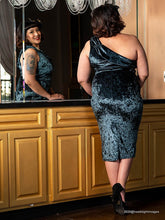 Load image into Gallery viewer, Valentina Dress - Velvet Green