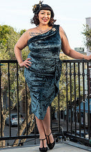 Load image into Gallery viewer, Valentina Dress - Velvet Green