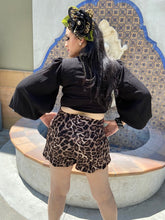 Load image into Gallery viewer, Amarra High-Waisted Shorts Leopard
